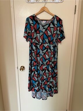 LuLaRoe High-Low Short Sleeve Dress in Black with Red & Blue Geometric Print